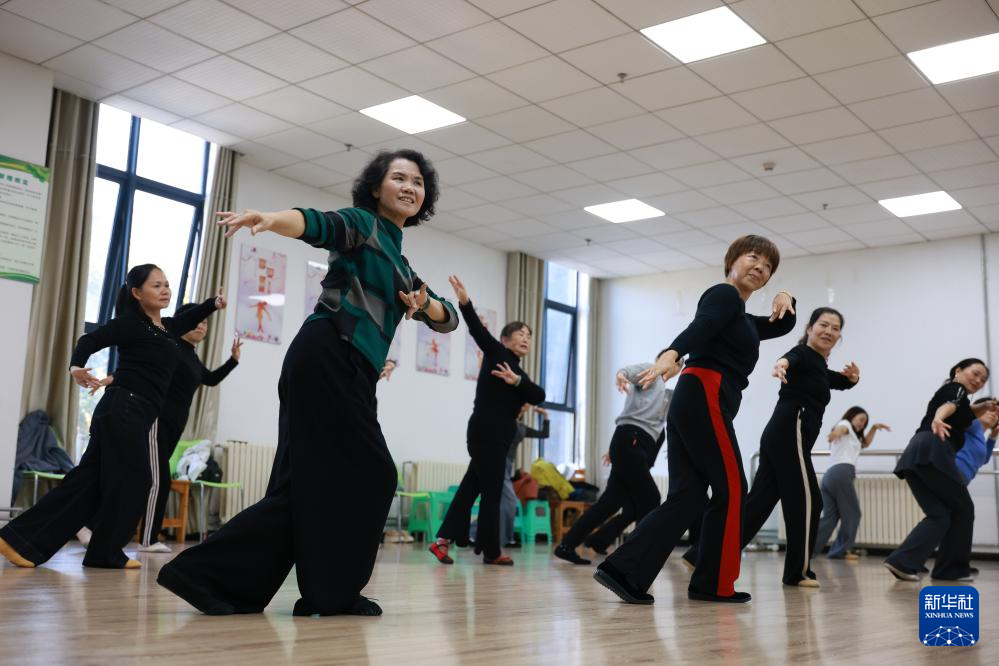 贵阳：社区养老 情满桑榆