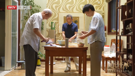 微观处惊雷 ,烟火中见道:《风起杏林》里的东方生命美学——