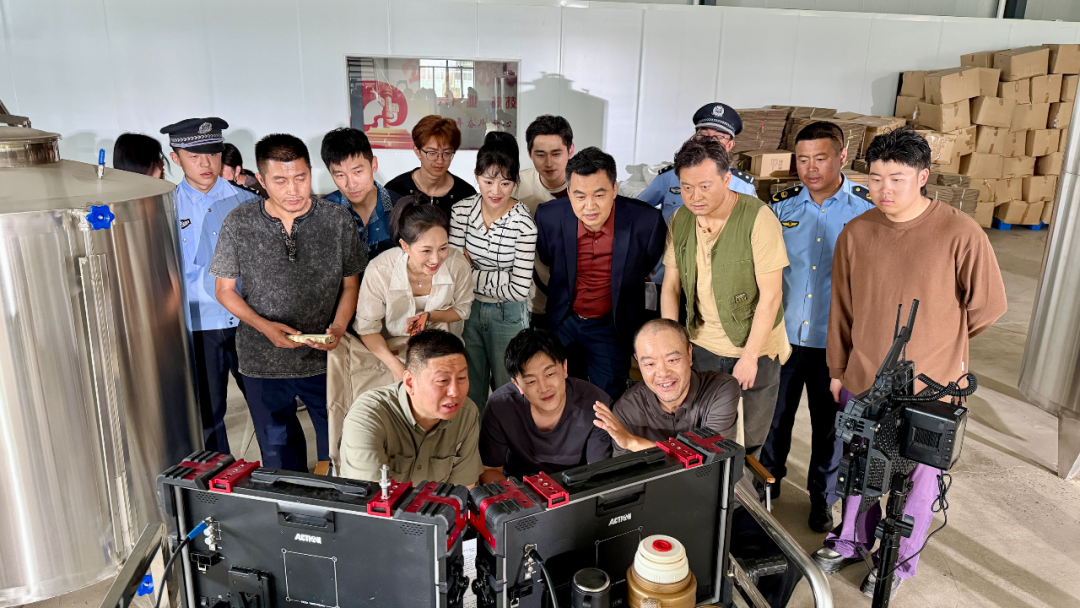 不只是种艾草!《商陆,佳方》用轻喜剧打开中医药文化,笑泪中见证乡村振兴