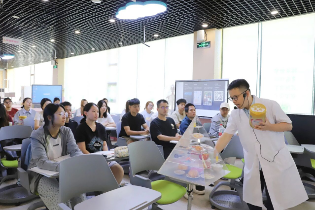 北京高校助力推进教育科技人才一体发展特别报道|北京青年政治学院③:破界融合、平台赋能、成果转化,激活托育新质生产力 北京高校助力推进教育科技人才一体发展特别报道|北京青年政治学院③:破界融合、平台赋能、成果转化,激活托育新质生产力
