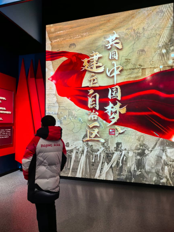 鄂尔多斯文化专家行